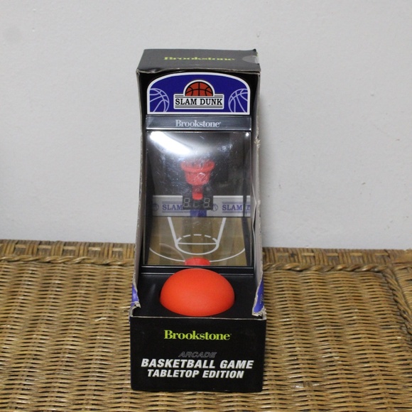 Brookstone. Slam Dunk Basketball Game Tabletop Edition. - Picture 4 of 9